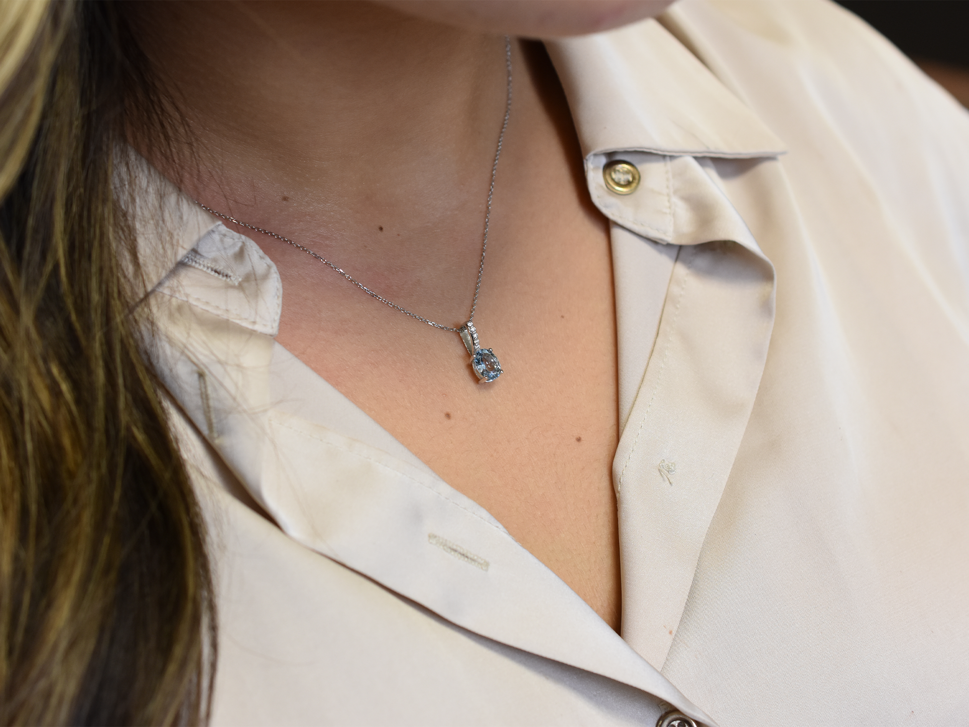 14k gold Oval aquamarine and diamond pendant