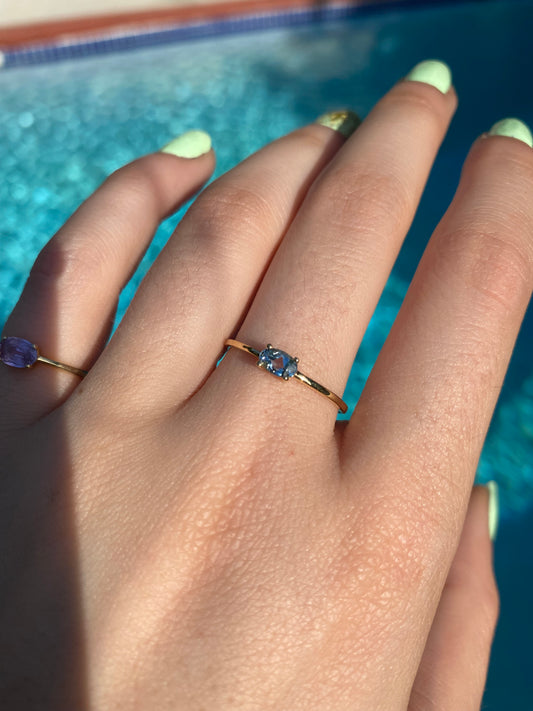 14K Gold Oval Aquamarine Ring